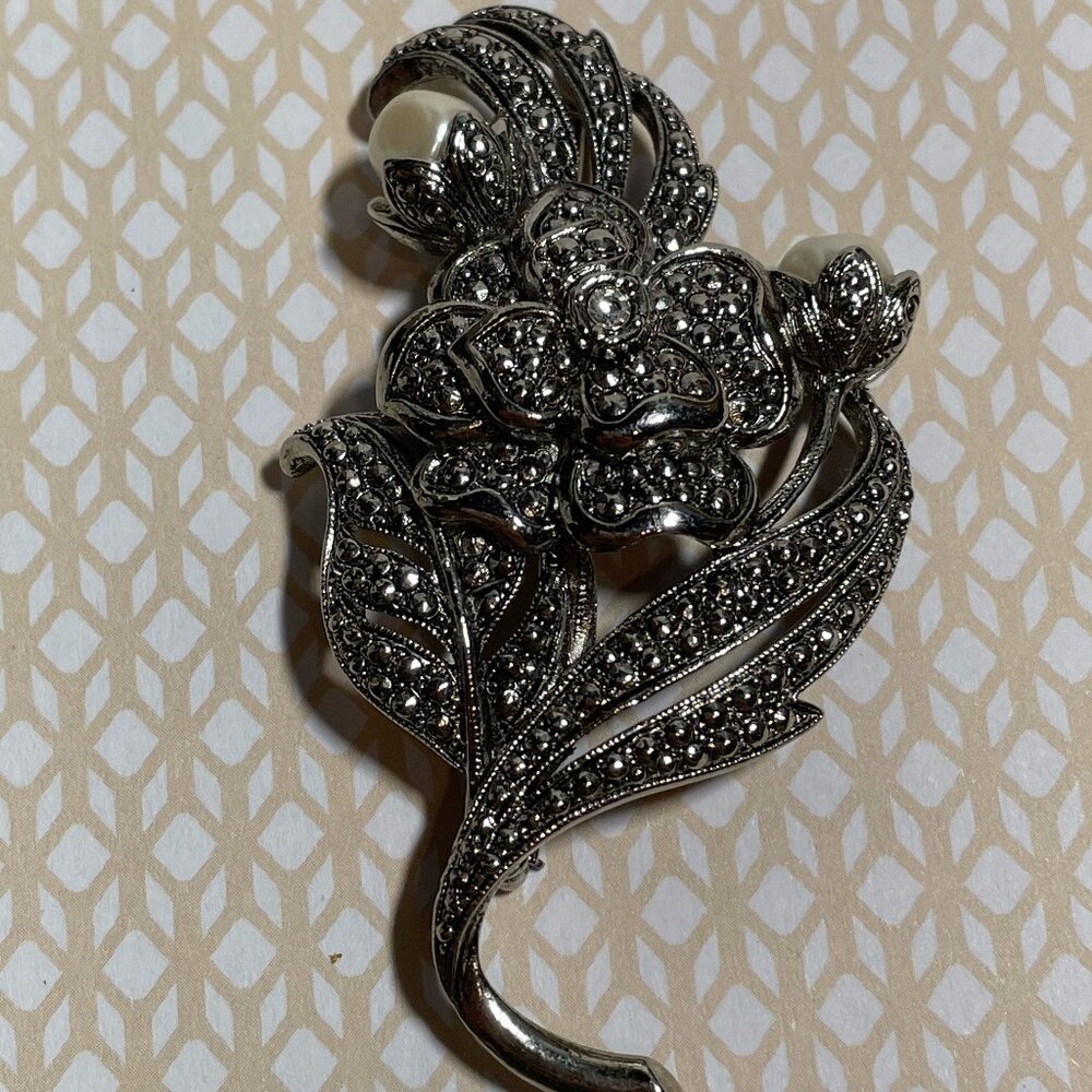 Vintage KJL for Avon Silver Tone Faux Pearl Floral Brooch 2 ¾” Long